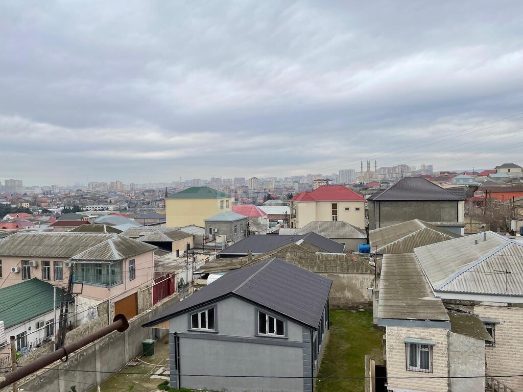 Bu qəsəbədə yüzlərlə vətəndaş sənədsiz evlərinə çıxarış əldə edib