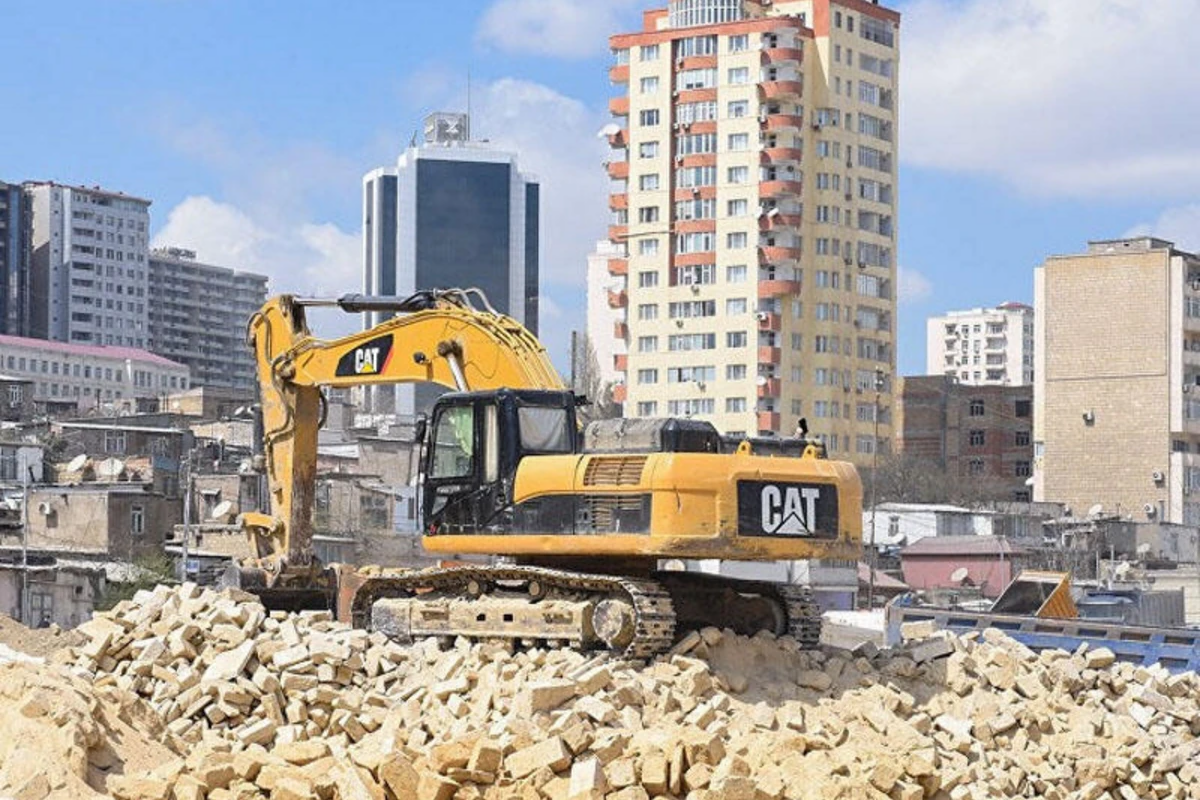 Xətaidə ev çökdü: Sakinlər məcburi köçürüldü