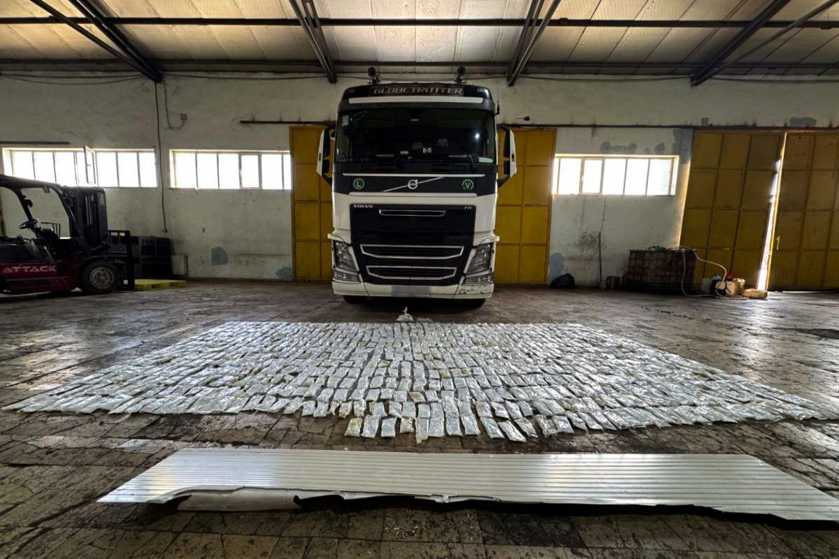 İrandan Polşaya gedən yük maşınında 39 kq heroin aşkarlanıb 