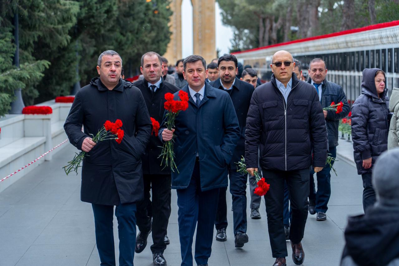 İCMA üzvləri Şəhidlər xiyabanını ziyarət ediblər - FOTO