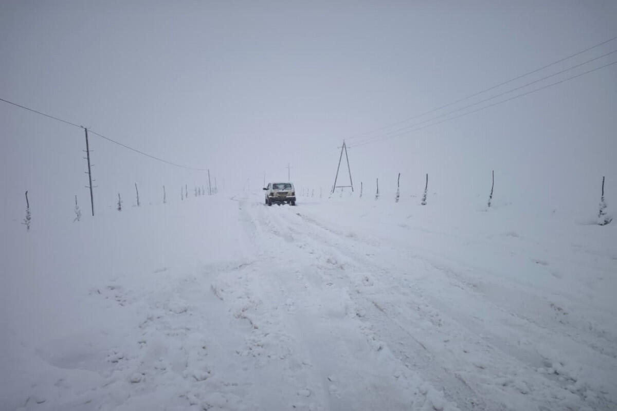Azərbaycanda bu yol bağlandı, 50-dən çox kənd işıqsız qaldı - FOTO