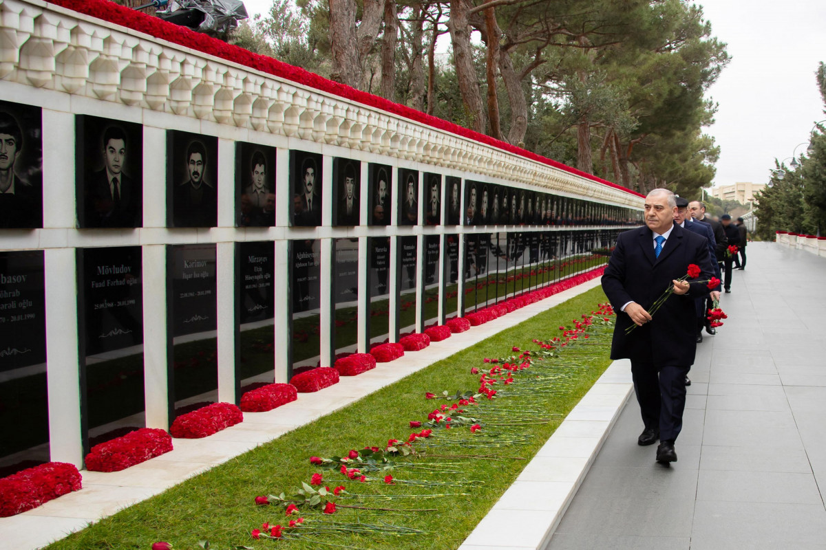 DTX-nin əməkdaşları Şəhidlər xiyabanını ziyarət ediblər - FOTO