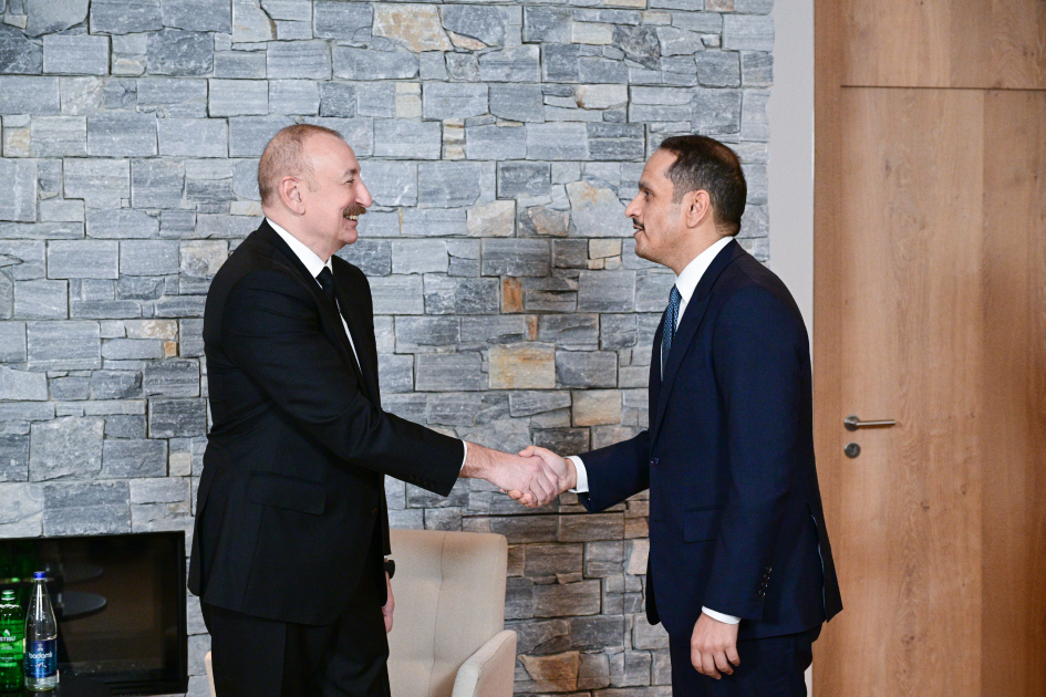 Prezident İlham Əliyev Davosda Qətərin Baş naziri və xarici işlər naziri ilə görüşüb - FOTO