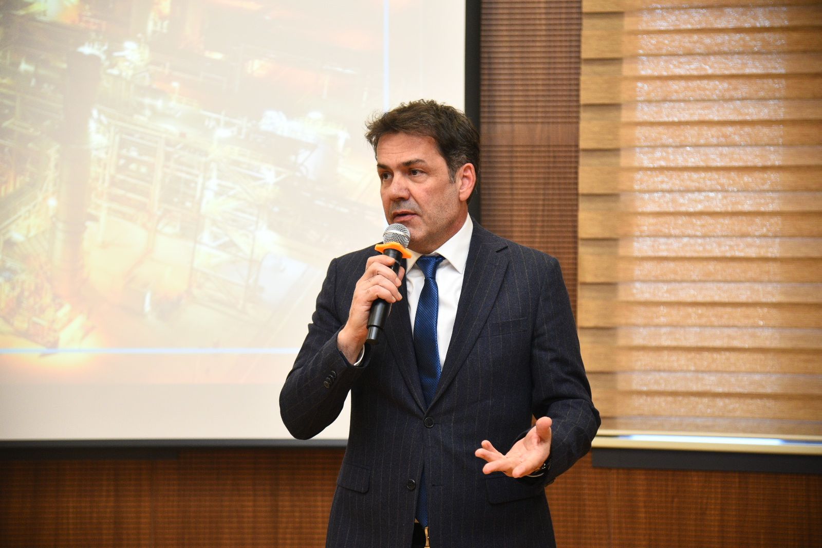 Kutay Durna: "SOCAR Karbamid" daxili tələbatı 100 % qarşılayır"