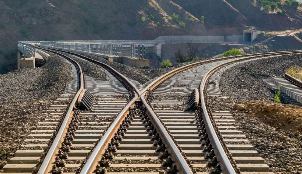 Azərbaycandan dəmir yolu nəqliyyatı ilə daşınan beynəlxalq yüklərin həcmi açıqlanıb 