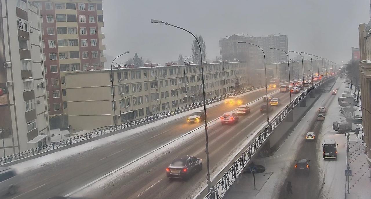 Hava şəraiti ilə bağlı məktəblərdə dərslərin dayandırılması məsələsinə aydınlıq gətirilib