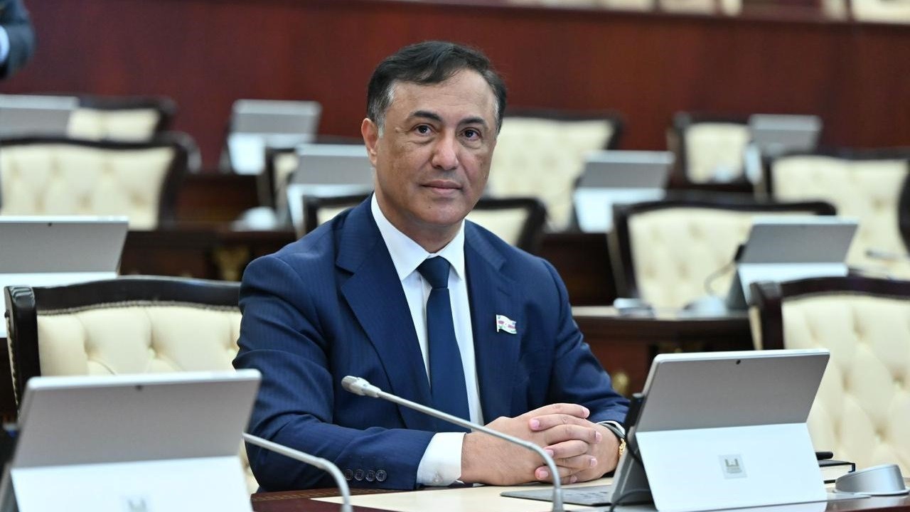 Tələbələr “ChatGPT” ilə dissertasiya yazırlar – Deputat