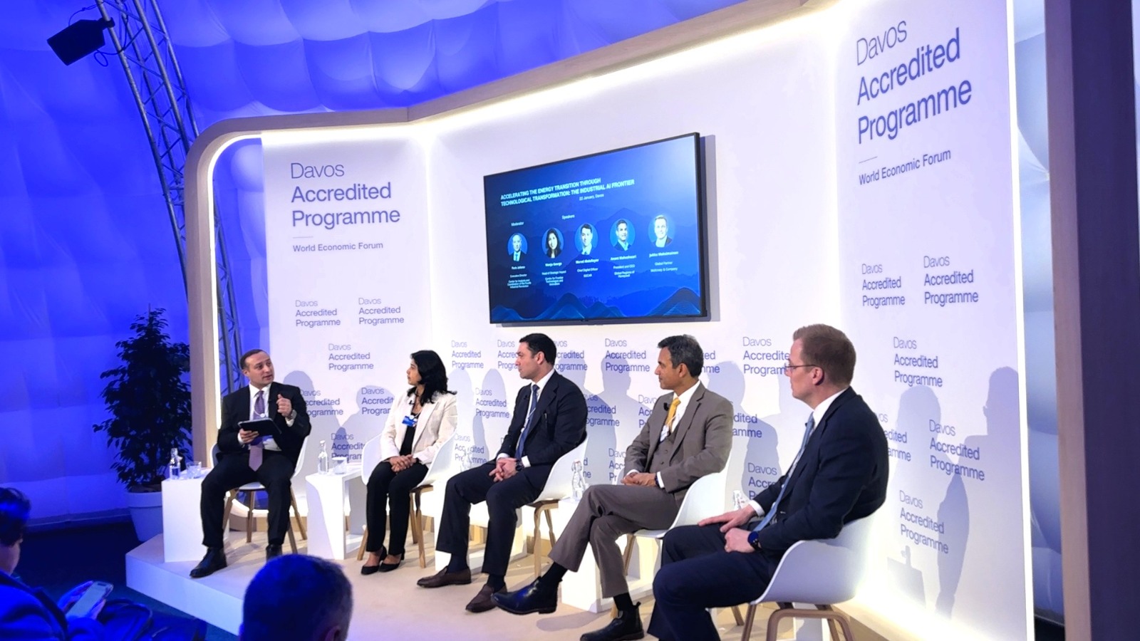 4SİM və SOCAR Davos Forumunda birgə sessiya təşkil edib - FOTO