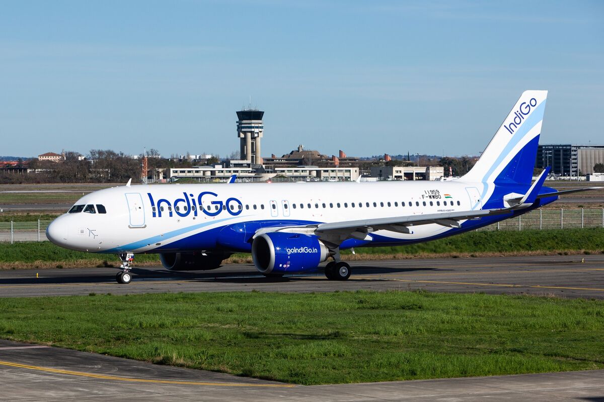 "IndiGo" Bakıya uçuşları ləğv edib