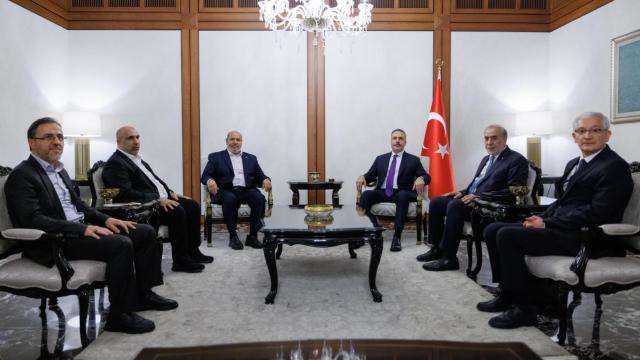 Hakan Fidan HƏMAS nümayəndə heyəti ilə görüşüb