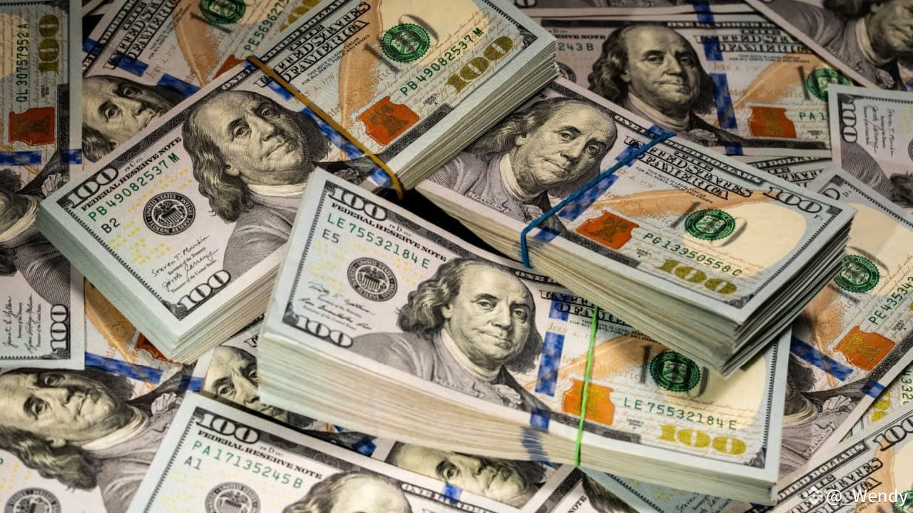 Neft Fondunun investisiya portfelində ABŞ dollarının payı 70%-i ötüb