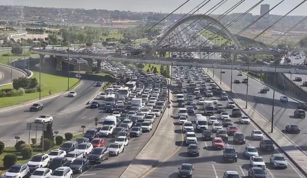 Bakı küçələri avtomobillərin çoxluğuna dözmür - çıxış yolu nədir?