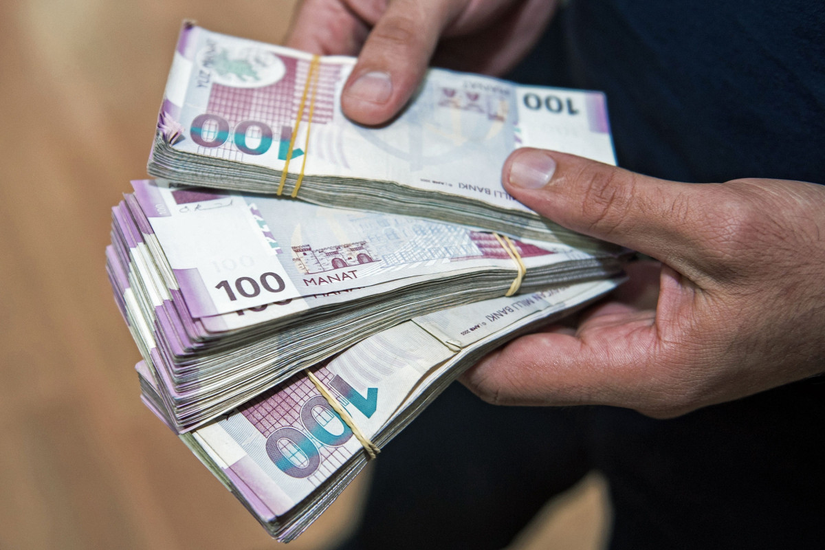Azərbaycan iqtisadiyyatına kredit qoyuluşları 32 mlrd. manata yaxınlaşıb