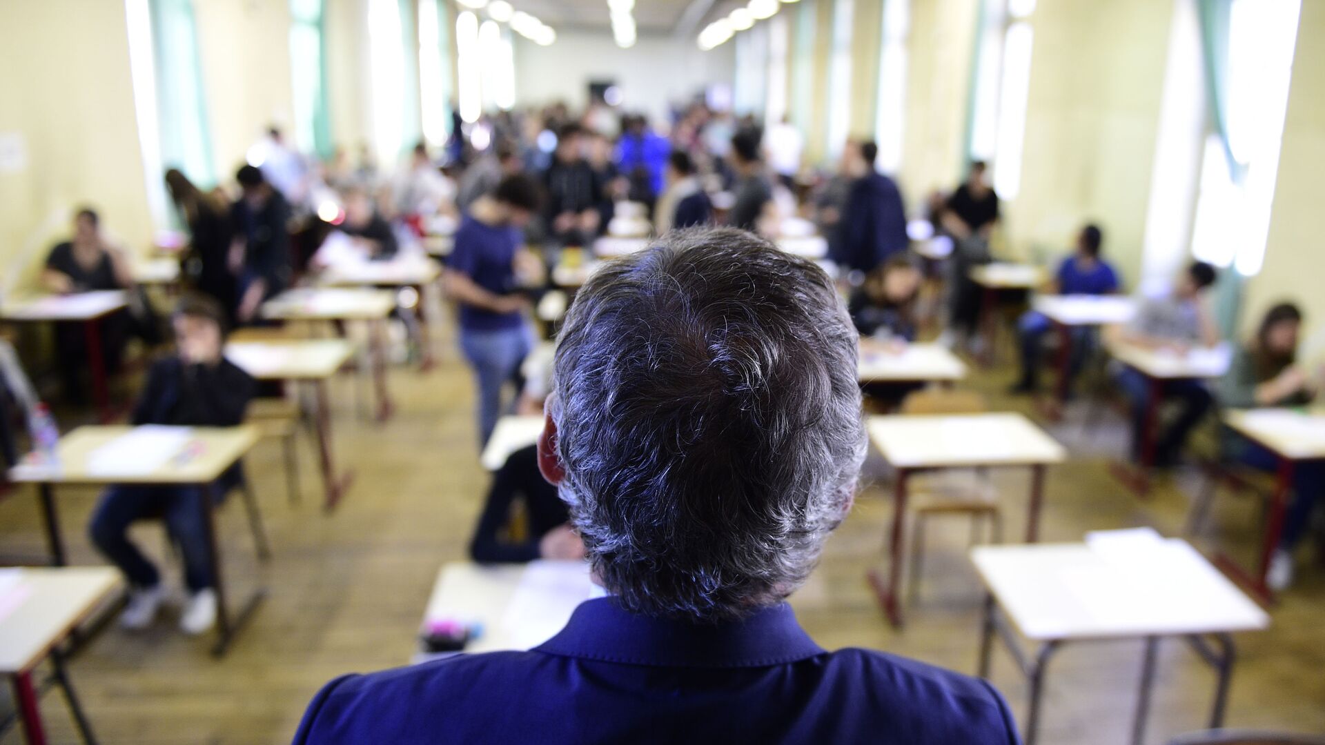 Bu universitetdə müəllimlərin maaşı iki dəfə artacaq