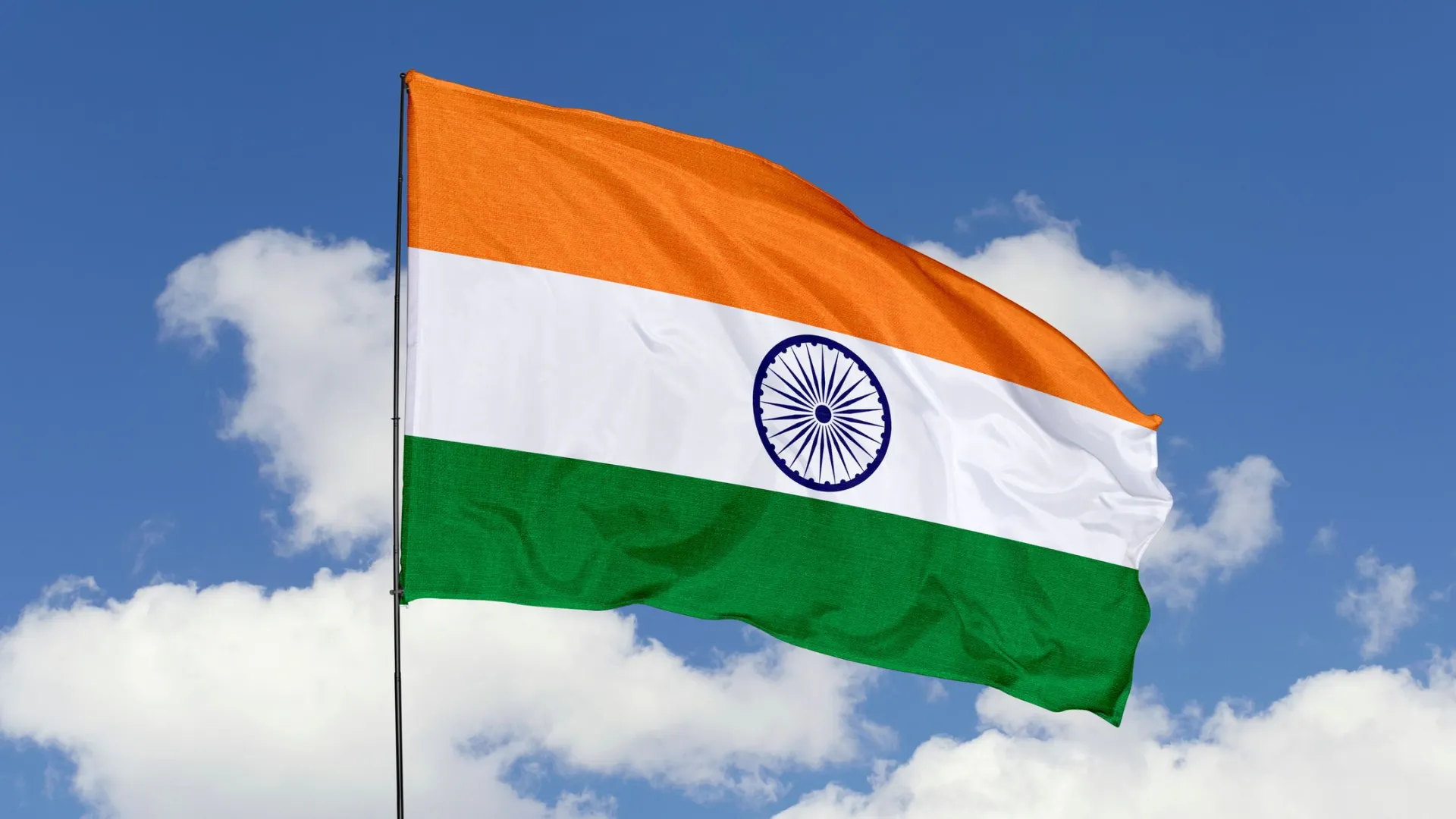 Hindistan bu ölkəyə maliyyə yardımını yarıya endirdi
