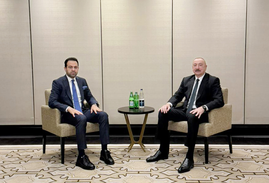 Prezident Əbu-Dabidə Müsəlman Ağsaqqalları Şurasının baş katibi ilə görüşüb