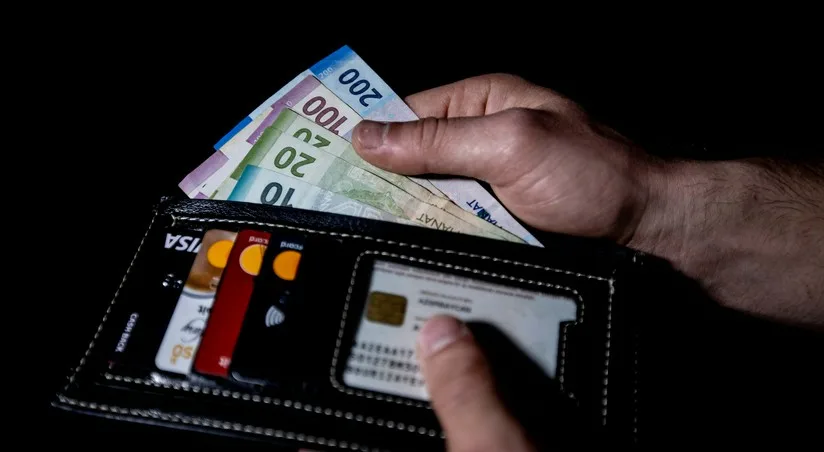 Azərbaycanlılar pullarını harda xərcləyir?