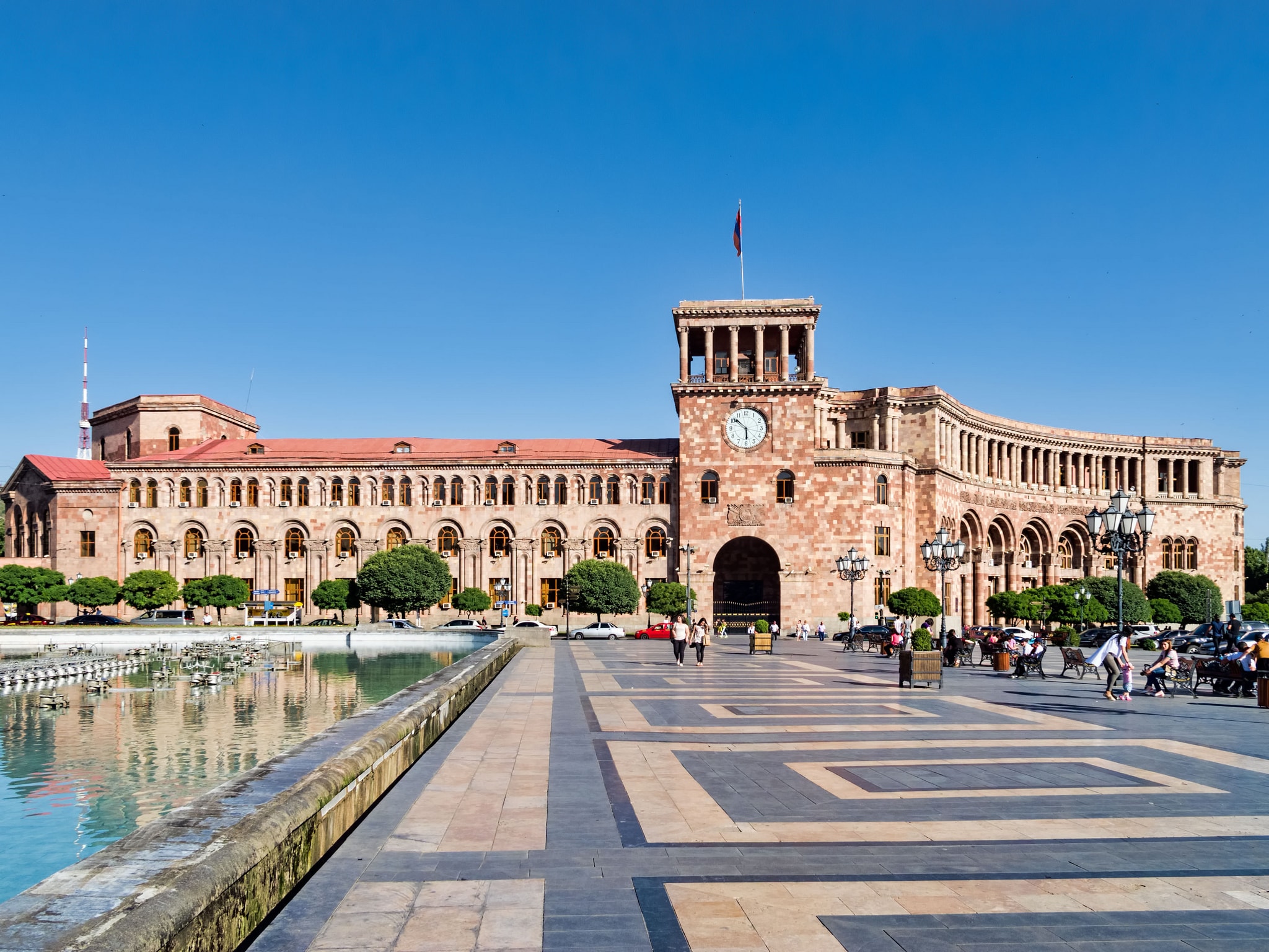 Ermənistan ölkənin parlament respublikası olaraq qalacağını bəyan edib
