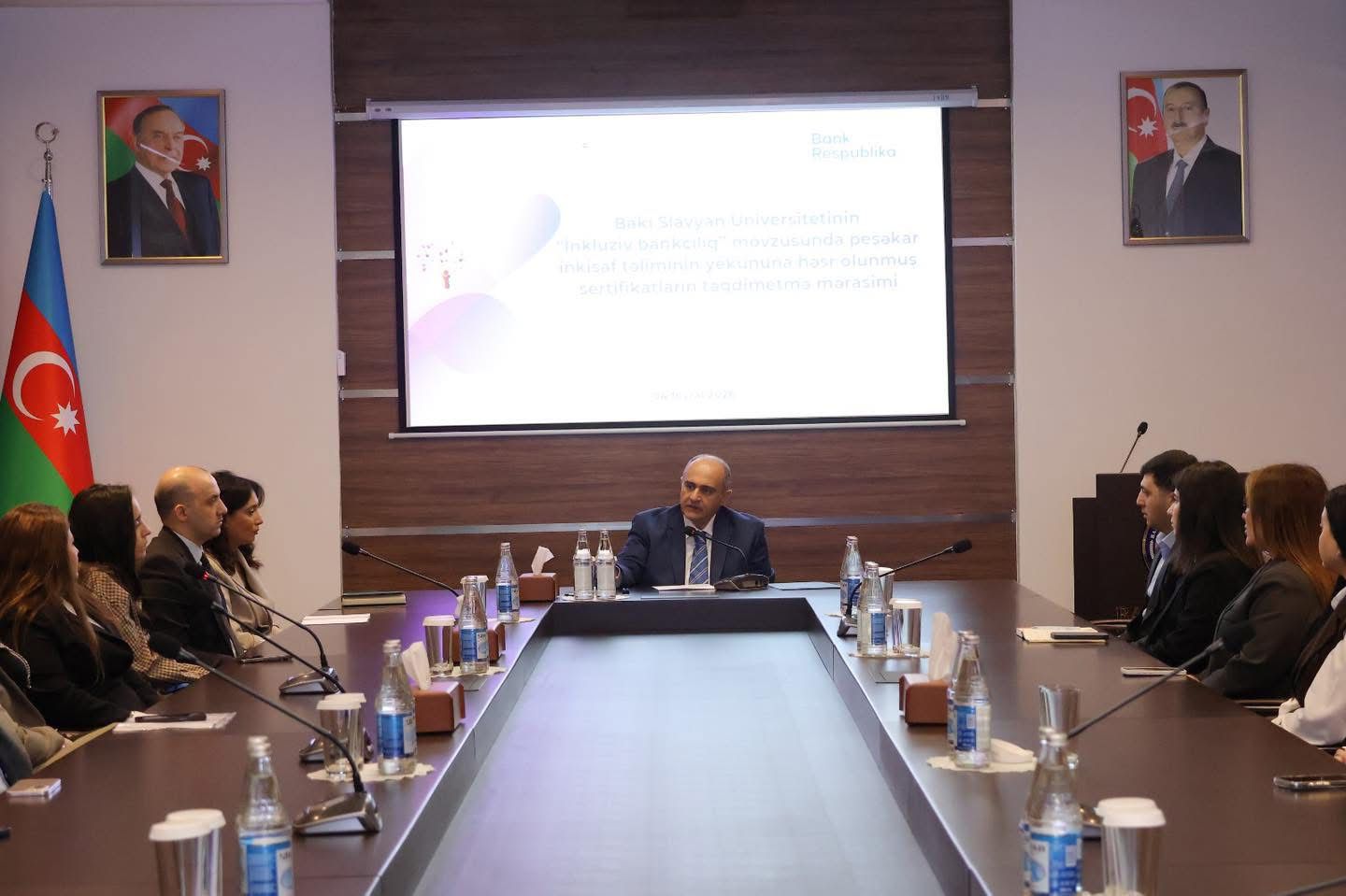 BSU-da “İnklüziv bankçılıq” mövzusunda peşəkar inkişaf təliminin yekununa həsr olunan sertifikatların təqdimetmə mərasimi keçirilib - FOTO