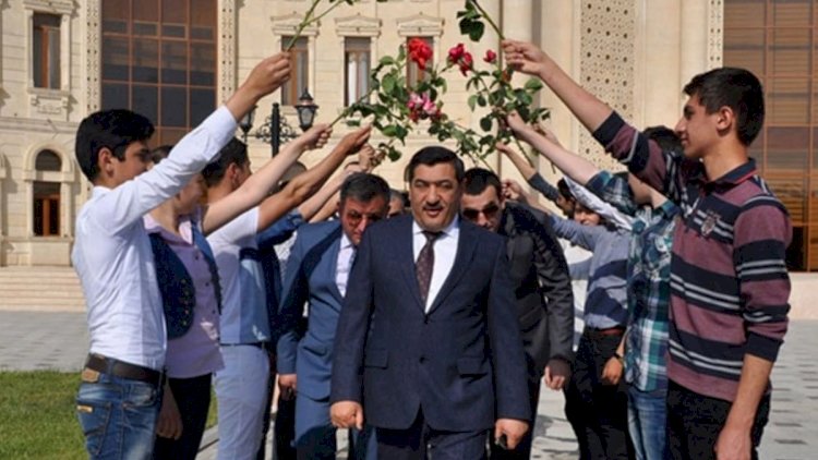 Keçmiş icra başçısı ölkəni təcili tərk etdi