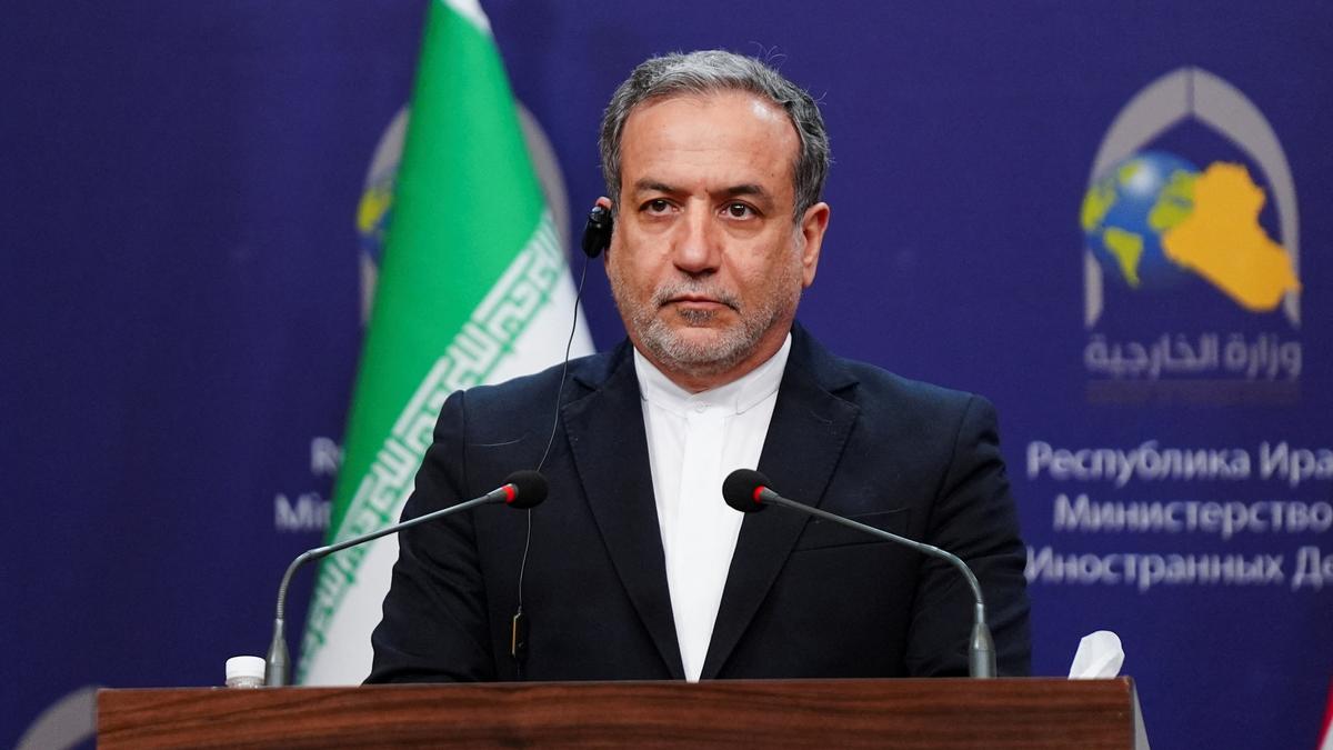 Abbas Əraqçi: Azərbaycan və digər 6 region ölkəsinin səylərini yüksək qiymətləndiririk