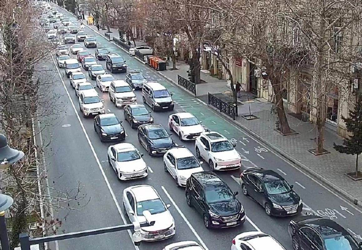 Paytaxtda sıxlıq olan küçələrin siyahısı 