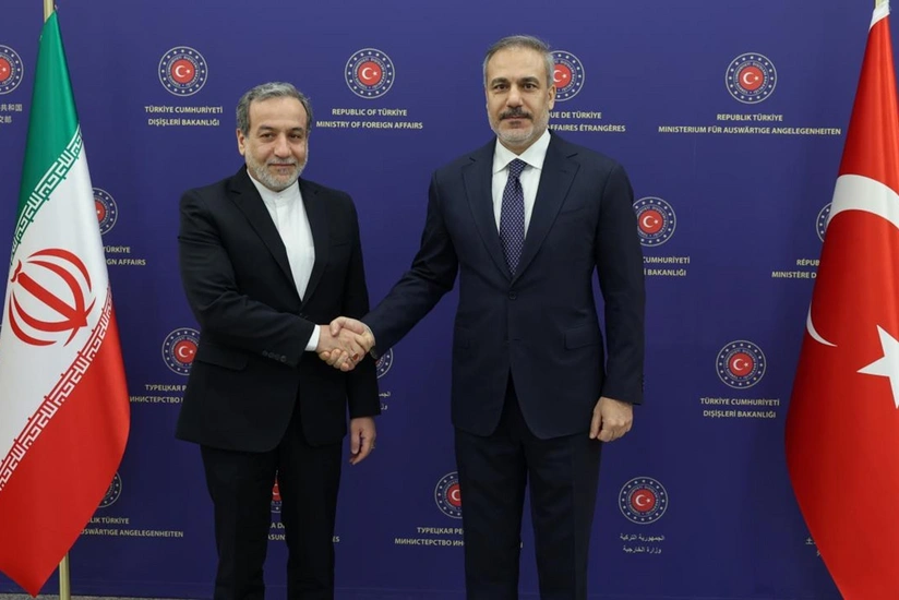 Hakan Fidan Əraqçi ilə İran-ABŞ nüvə danışıqlarını müzakirə edib