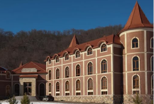 ”Chateau” hotelində əcnəbinin meyiti tapıldı