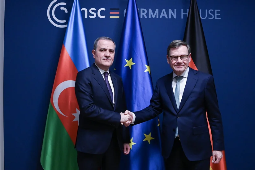 Ceyhun Bayramov Almaniyanın XİN rəhbəri ilə görüşüb