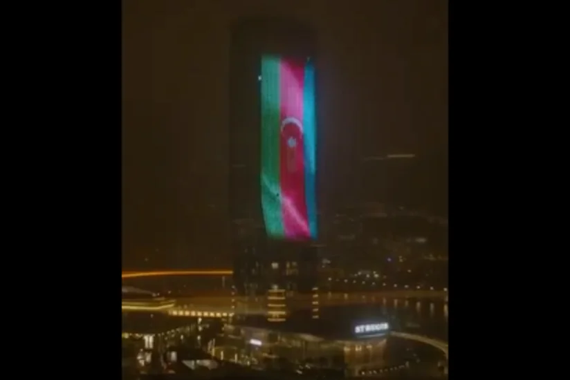 Belqradda binada Azərbaycan bayrağı əks olunub  