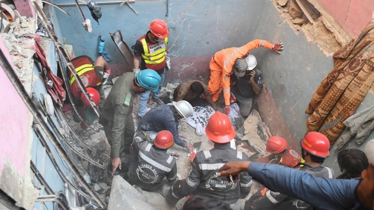 Pakistanda mənzildə baş verən partlayış nəticəsində 16 nəfər həlak olub