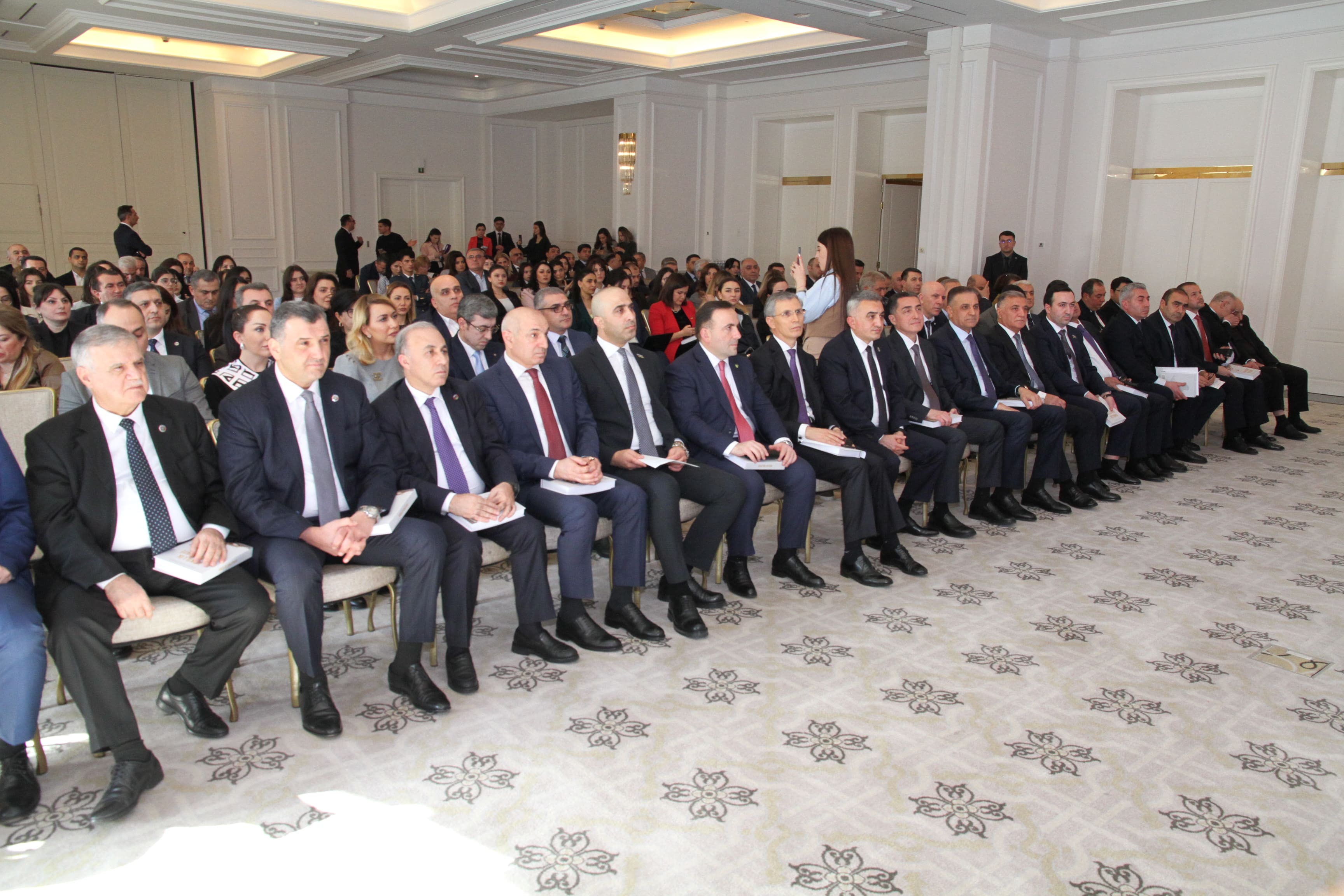 “Vəkillik fəaliyyəti” adlı dərsliyin təqdimat mərasimi keçirilib - FOTO