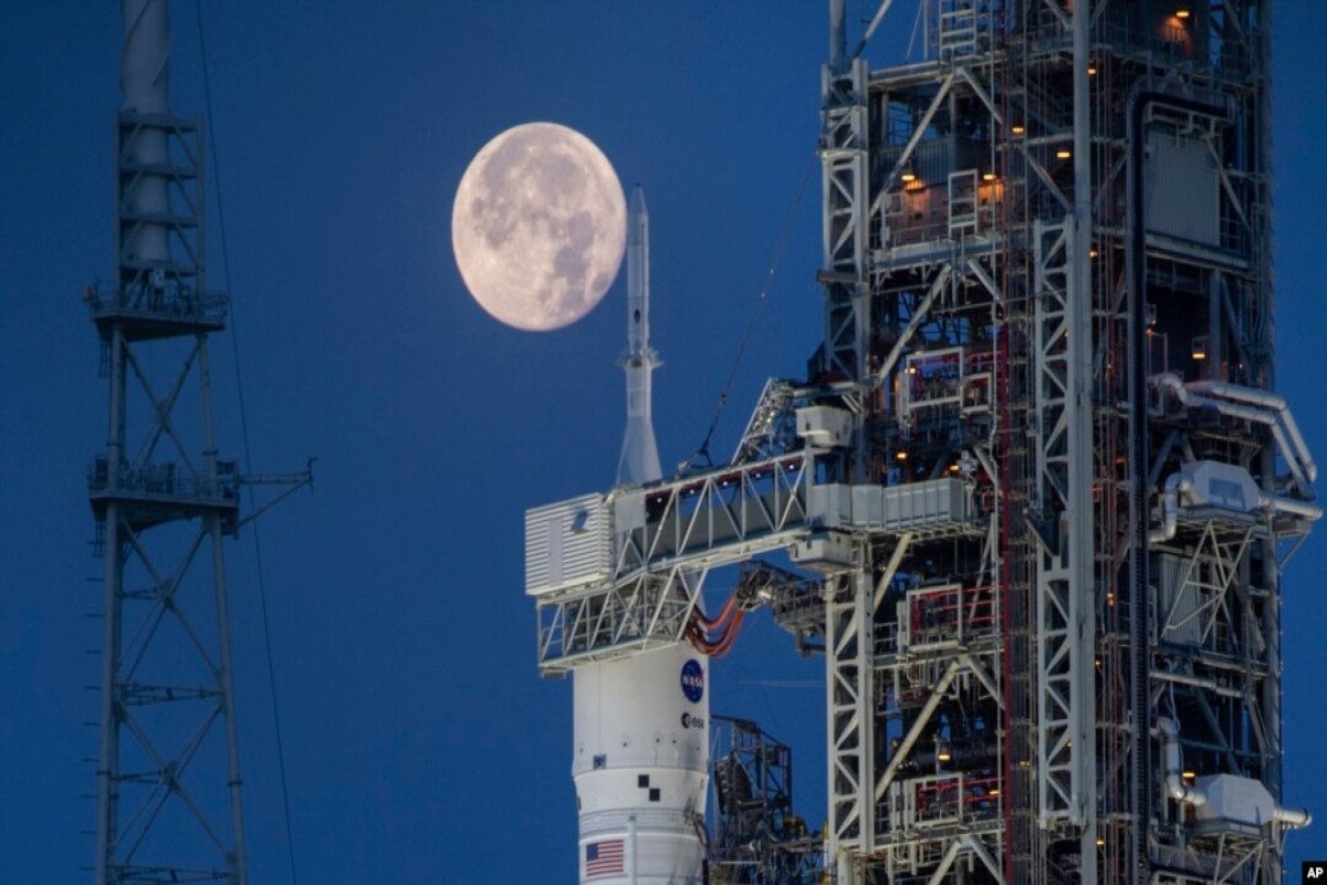 NASA Aya missiya göndərmək planını təxirə saldı