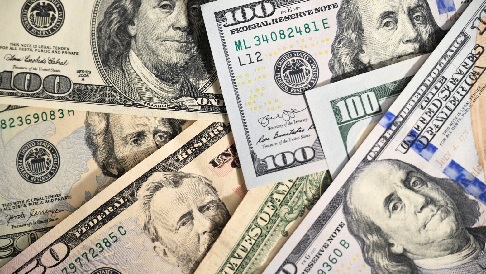 Dolların "şah dövrü" bitdi: Devalvasiya qorxusu arxada qalır - Manatın mövqeyi güclənir