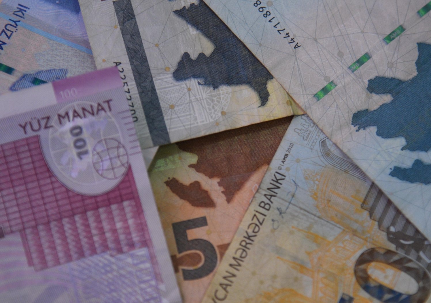 Ötən ay Azərbaycanda sənaye sektoruna 650 milyon manatdan çox sərmayə yatırılıb