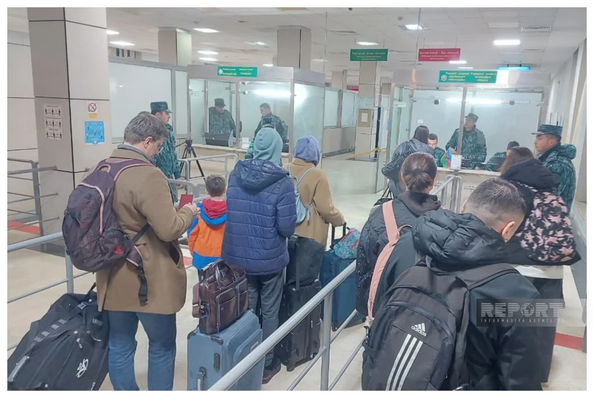 Son sutkada İrandan Azərbaycana 60-a yaxın əcnəbi təxliyə olunub - FOTO