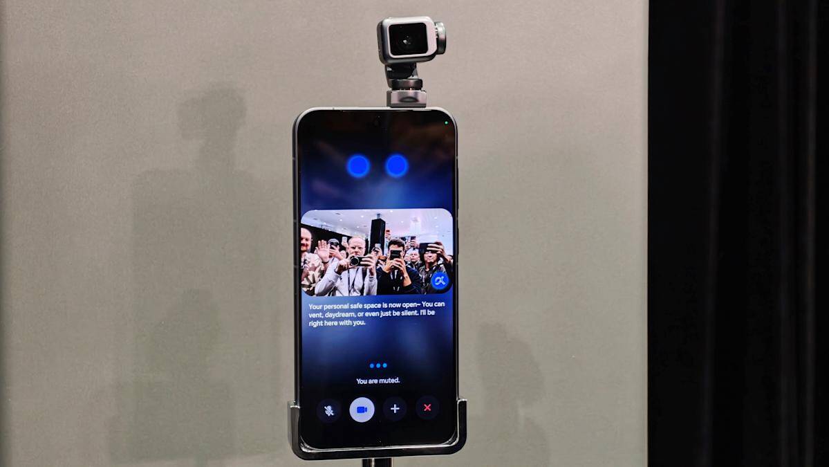 Robot qolu olan smartfon təqdim edilib - FOTO
