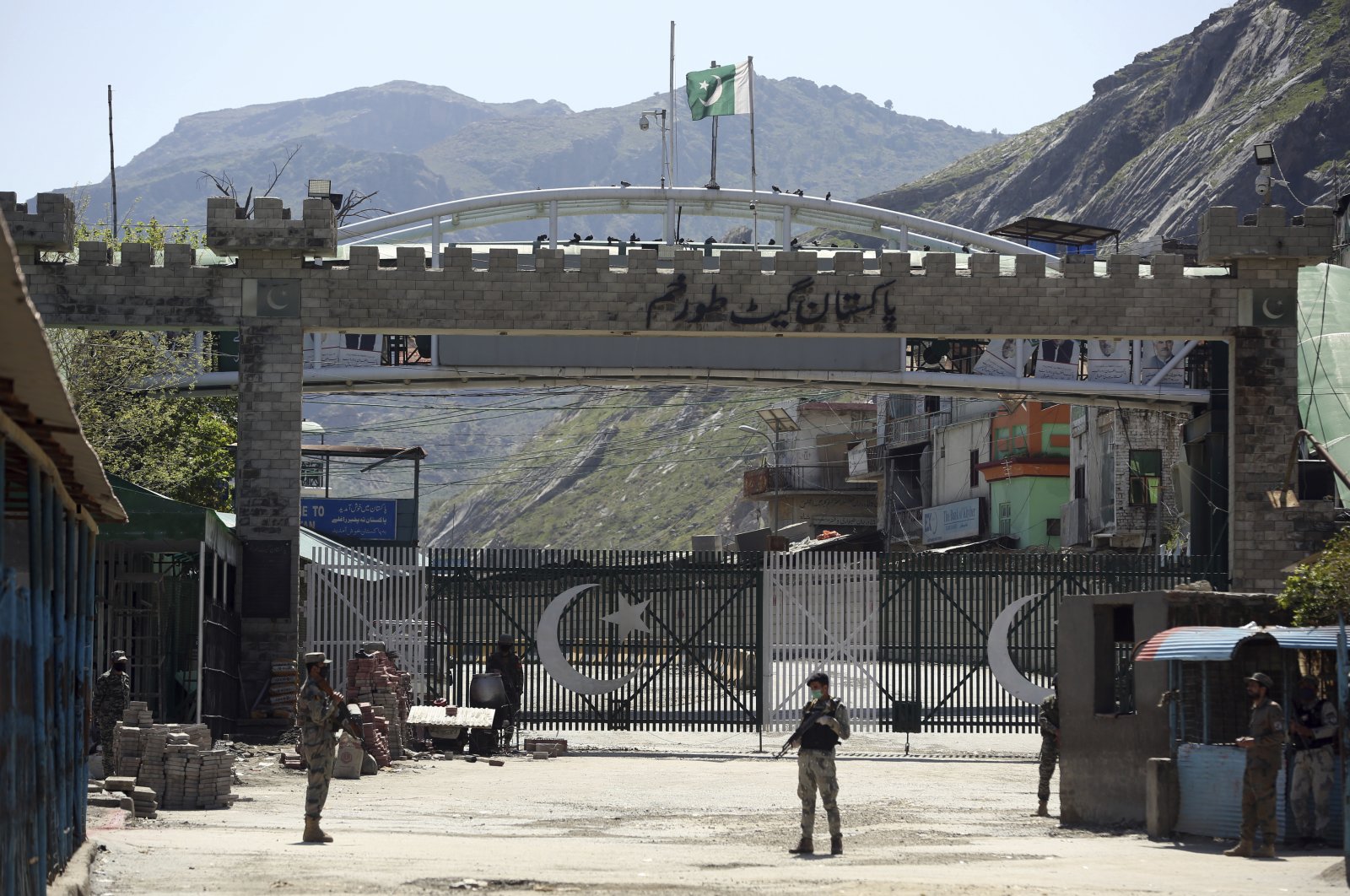 BMT: Əfqanıstanda Pakistanla münaqişə zamanı 42 nəfər ölüb