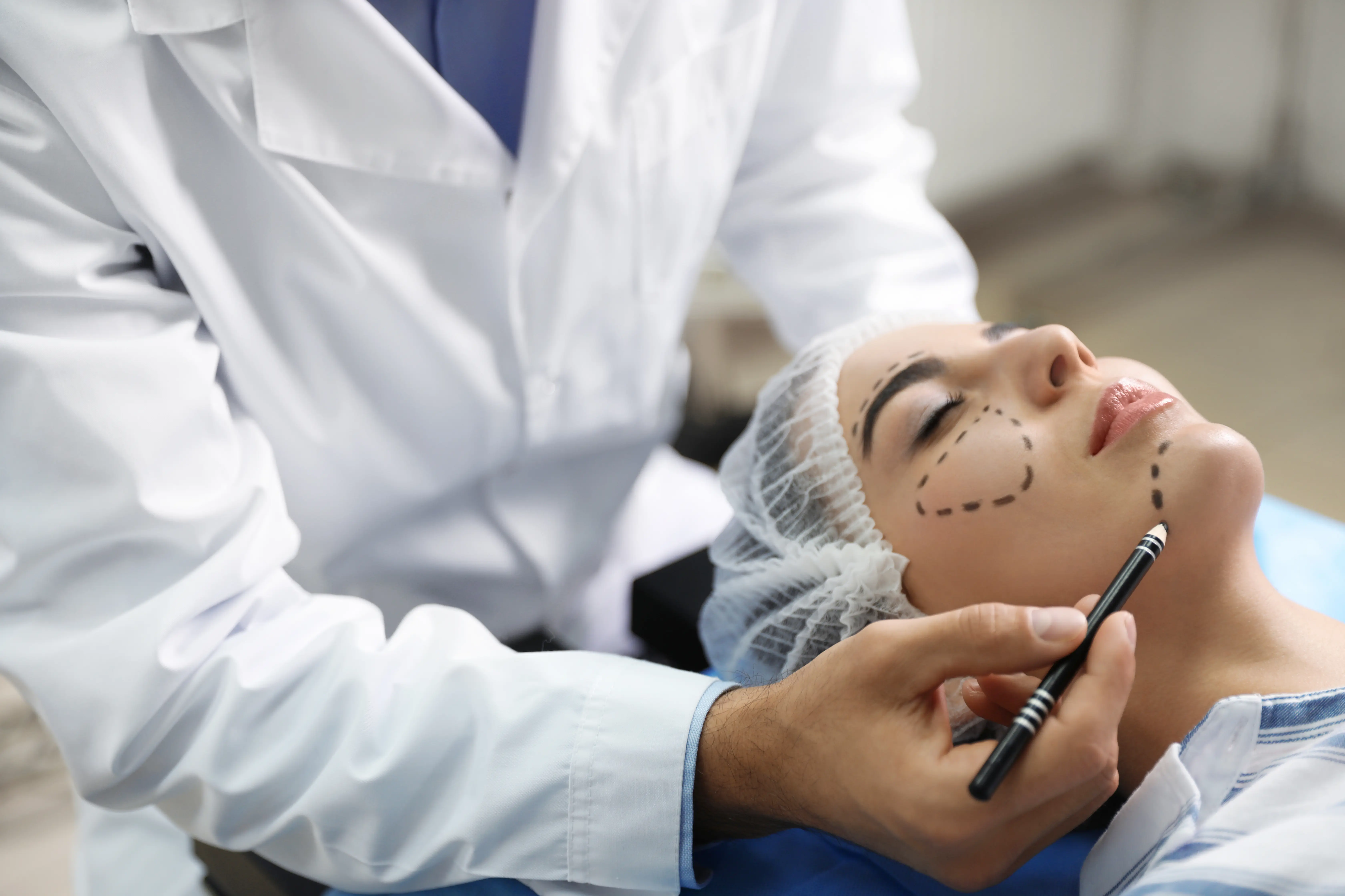 Bakıda estetik klinika 20 min manat cərimələndi