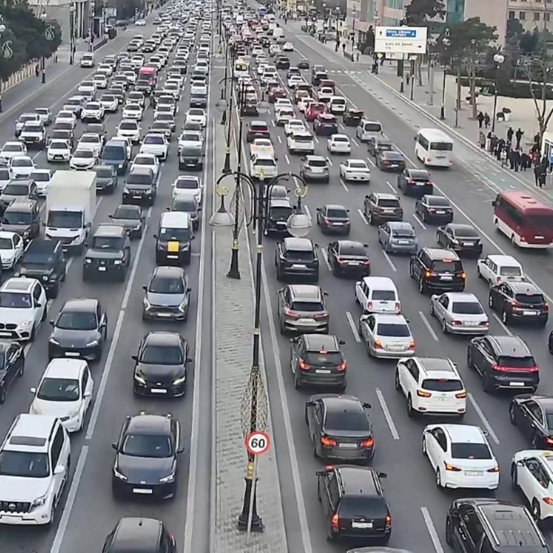 Bakıda sıxlıq olan yolların SİYAHISI