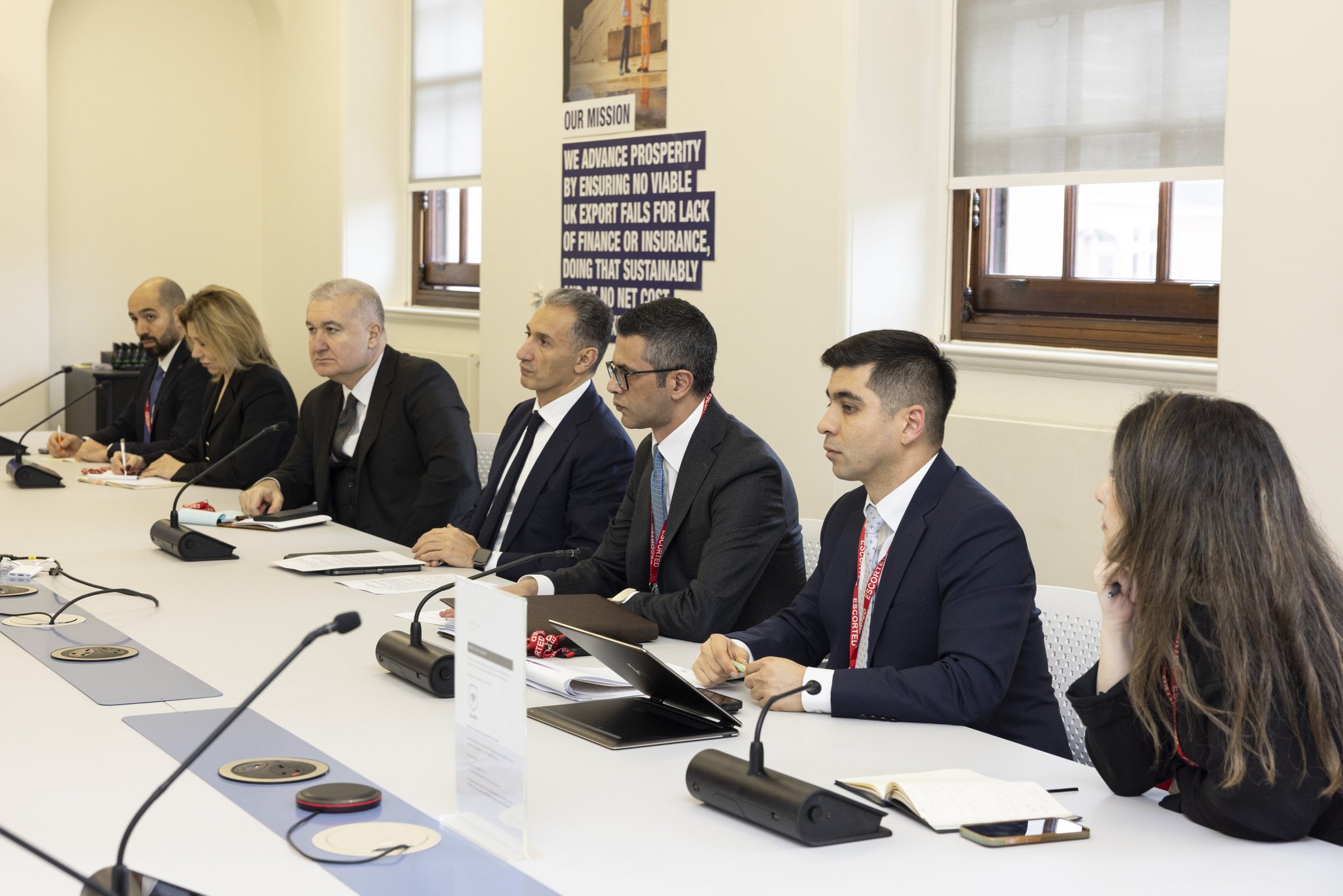 Azərbaycanla Böyük Britaniya rəqəmsal infrastruktur üzrə əməkdaşlığı müzakirə ediblər - FOTO