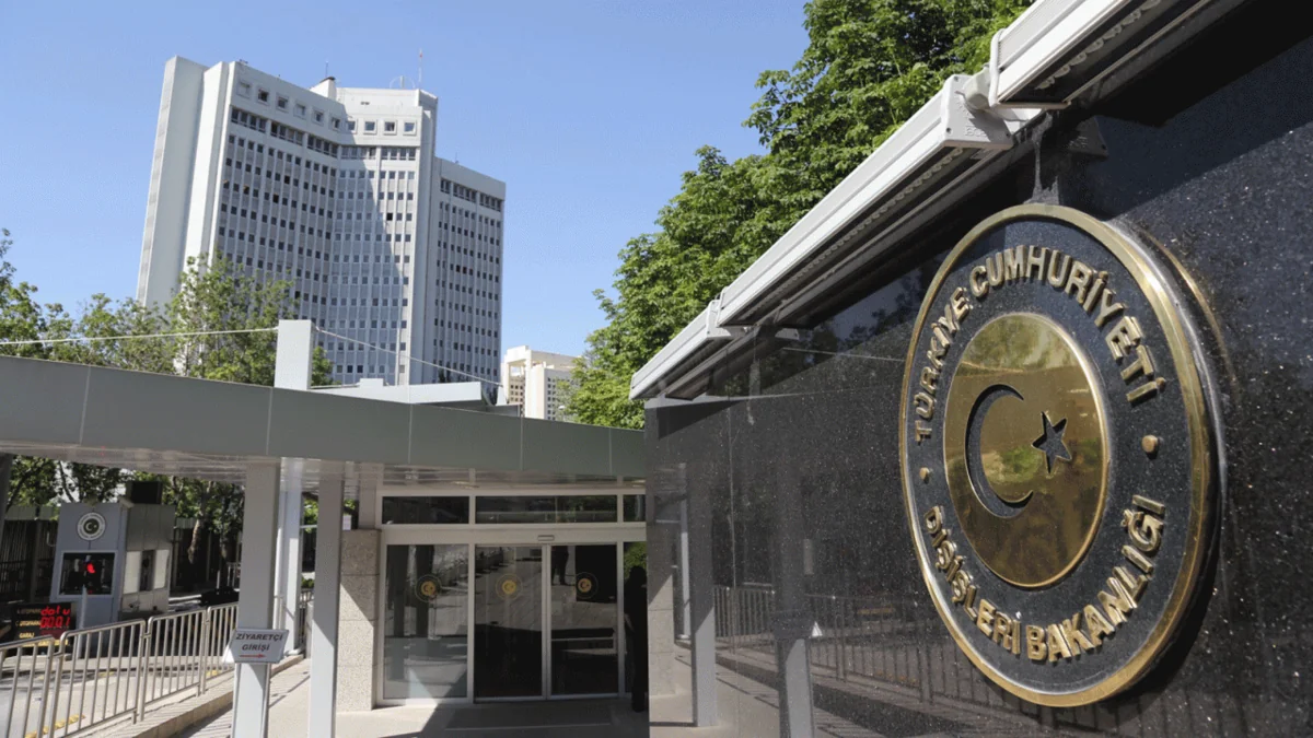 Rəsmi Ankara İranın dron hücumlarını qətiyyətlə pisləyib: Türkiyə hər zaman olduğu kimi Azərbaycanın yanındadır