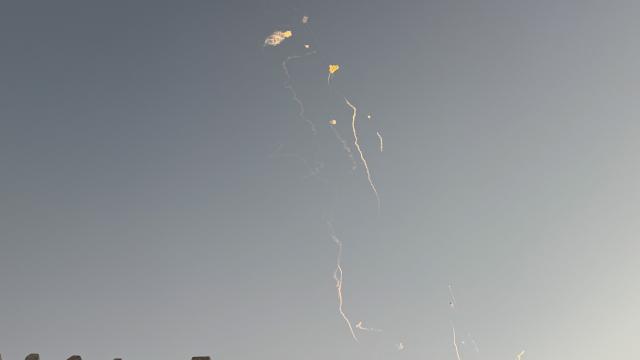 Qətər Müdafiə Nazirliyi: İrandan atılan 13 ballistik raket və 4 dron ələ keçirilib