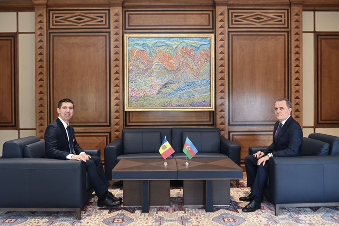 Azərbaycan və Moldova XİN başçıları arasında təkbətək görüş keçirilir