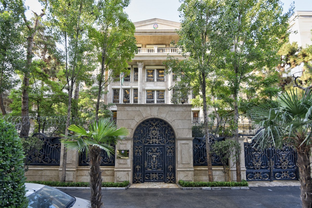 Azərbaycan İrandan diplomatik heyətini çıxarır