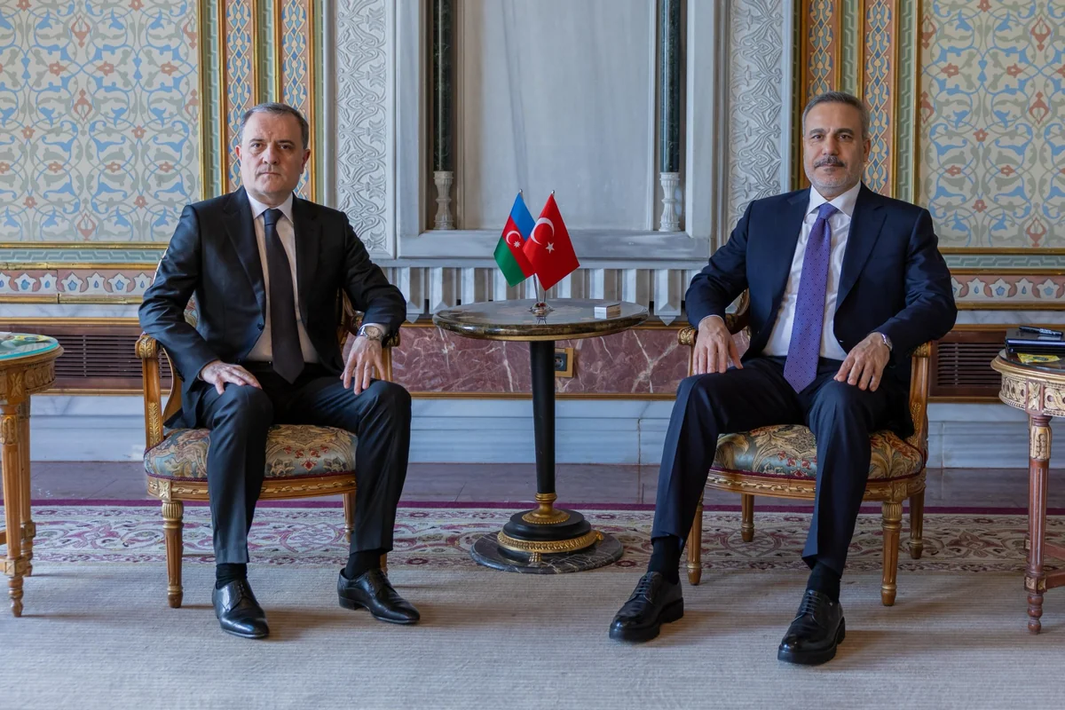 Azərbaycan və Türkiyə XİN rəhbərləri görüşüb - YENİLƏNİB-1