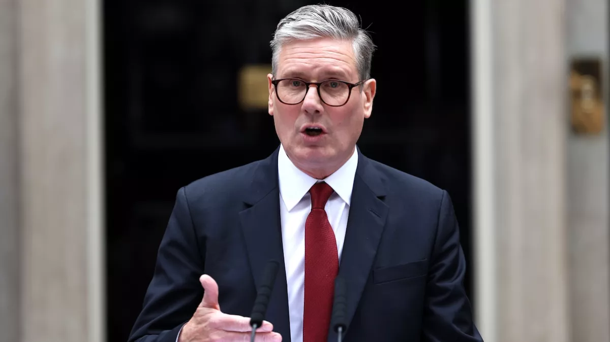 Starmer: Yaxın Şərqdə gərginliyin azalmasına çalışmalıyıq