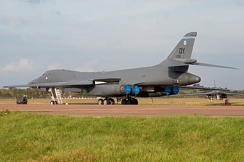 ABŞ Böyük Britaniyaya daha bir qrup bombardmançı təyyarə göndərib