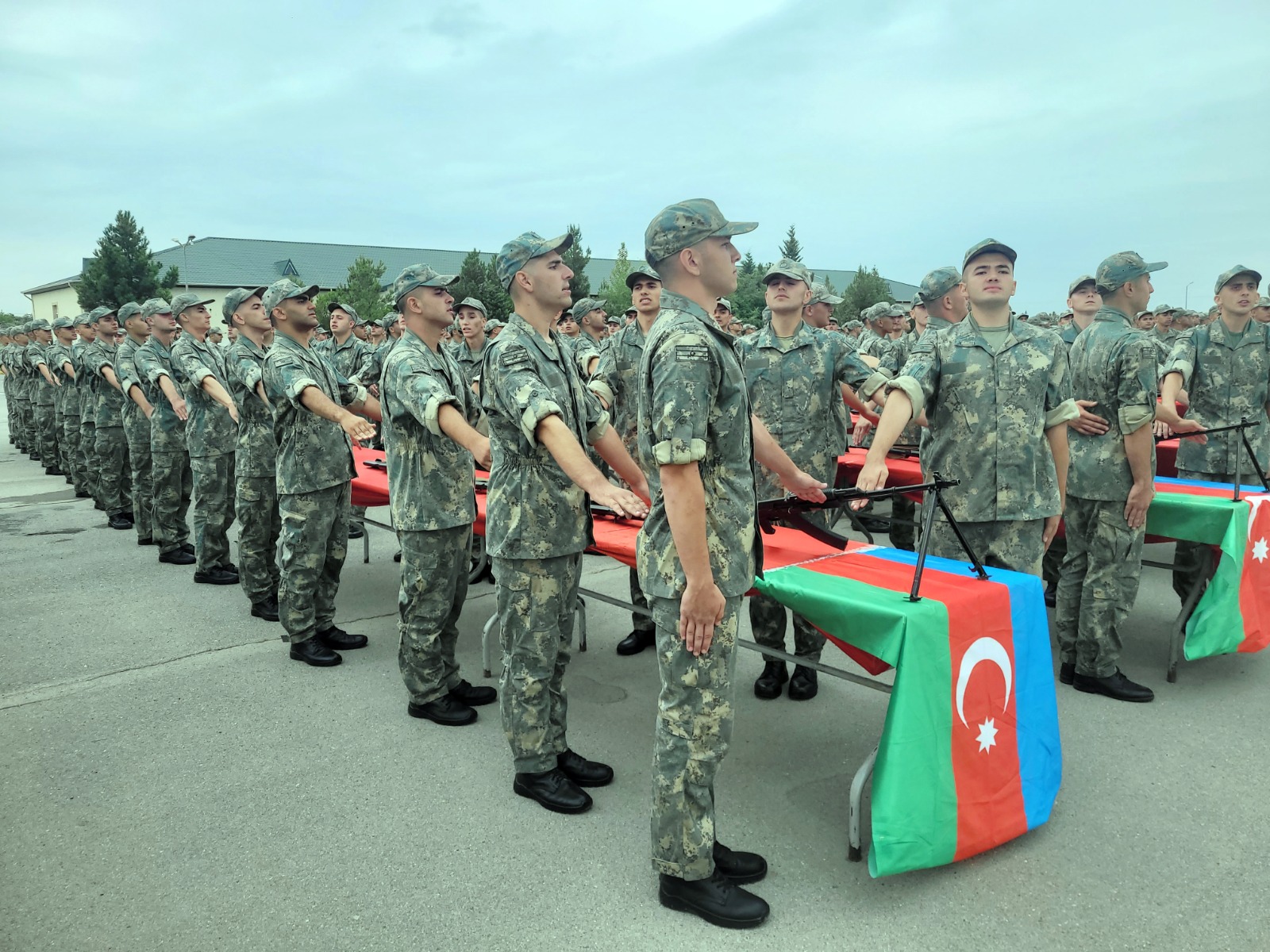 Hərbi qulluqçuların maaşlarının məbləğində dəyişiklik təsdiqlənib
