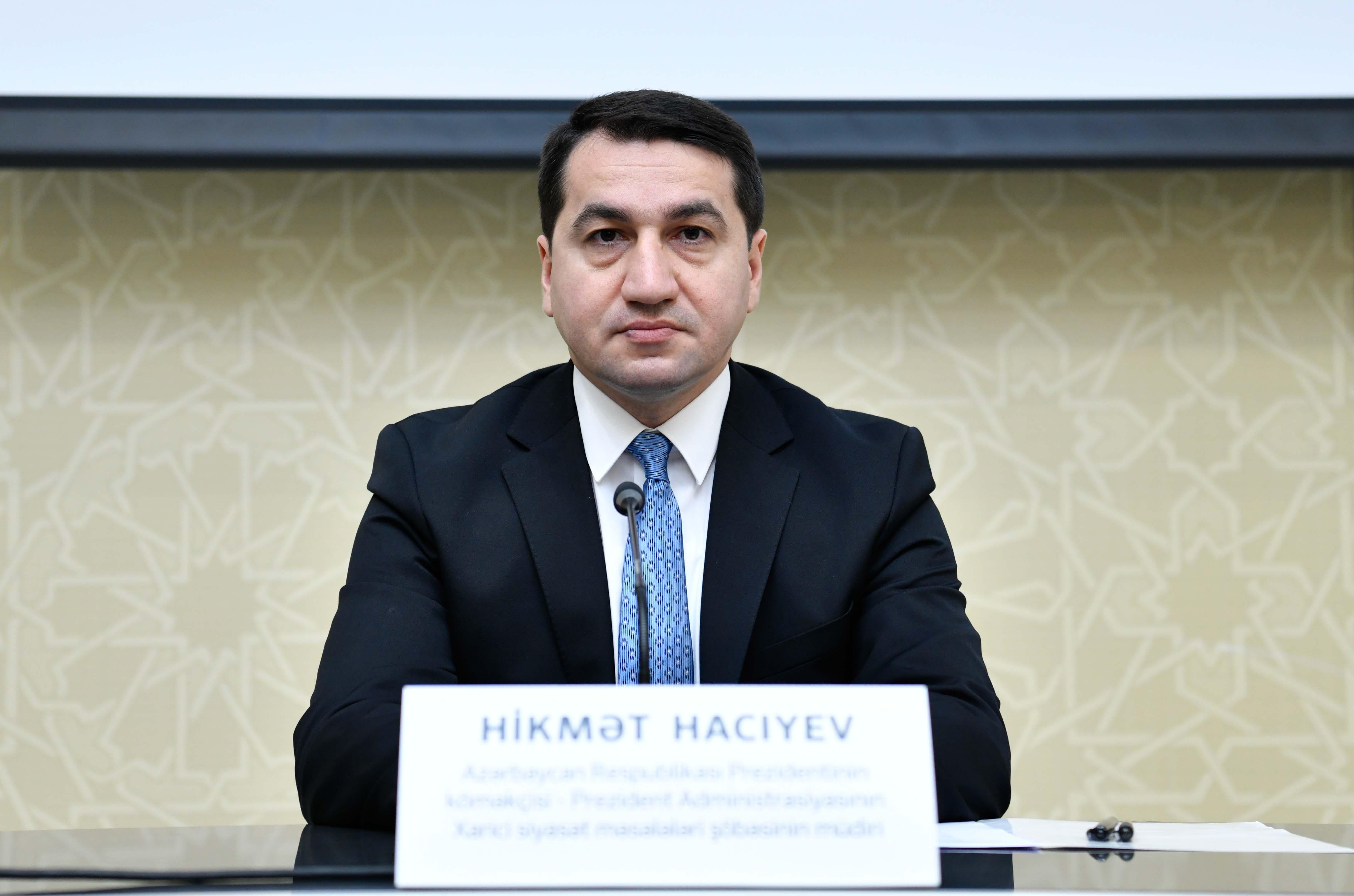 Hikmət Hacıyev: Bir çox yerlərdə uçuşların ləğv edildiyi vaxtda Bakı Qlobal Forumunun təşkili etimadı əks etdirir
